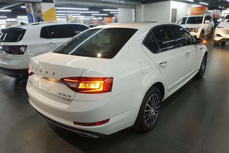 Used Skoda Octavia 2019 TSI230 DSG SmartDrive Luxury Edition China VI
