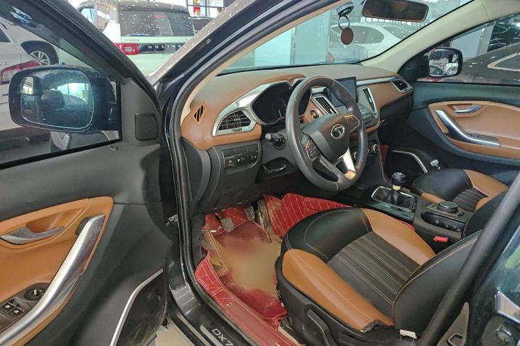 Used Soueast DX7 2015 1.5T Manual Elite Model
