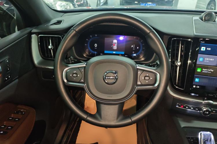 Used Volvo XC60 2024 B5 4x4 Smart Luxury Edition
