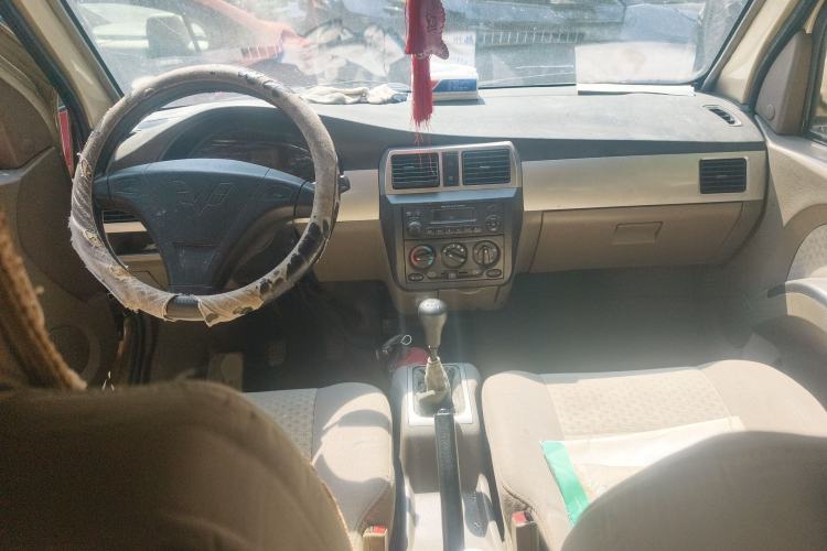 Used Wuling Rongguang 2011 1.2L Base Version