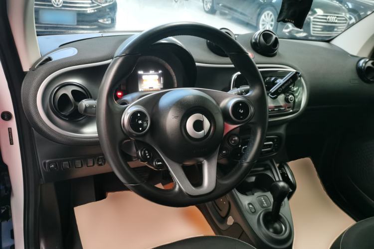 Used smart fortwo 2018 1.0L 52kW Hardtop Passion Edition China V Standard
