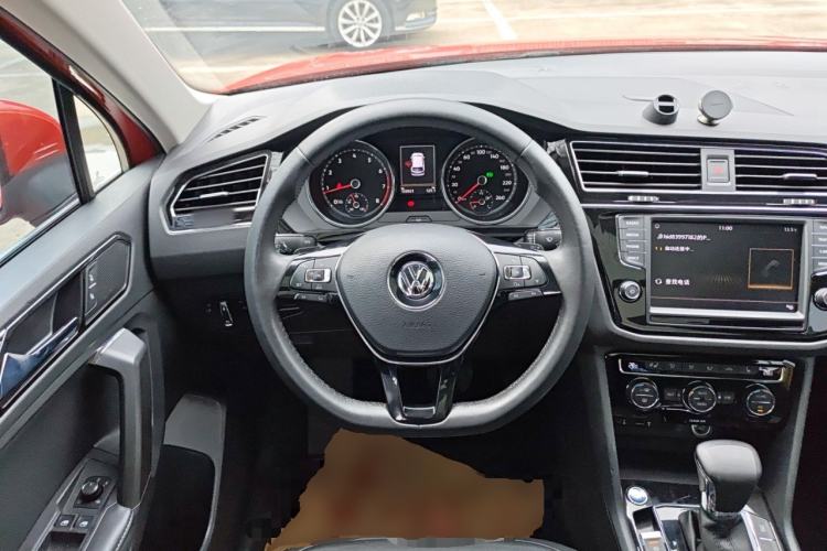 Used Volkswagen Tiguan L 2017 330TSI Automatic Two-Wheel Drive Luxury Edition Steering Wheel