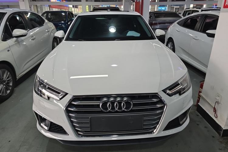 Used Audi A4L 2019 40 TFSI Fashion Edition China VI Emission Standard
