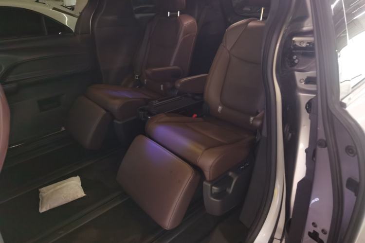 Used Toyota SIENNA 2023 2.5L Hybrid Platinum Edition