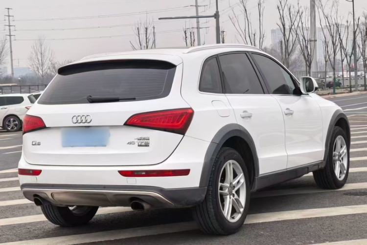 Used Audi Q5 2018 Collector's Edition 40 TFSI Technology Model Exterior 4