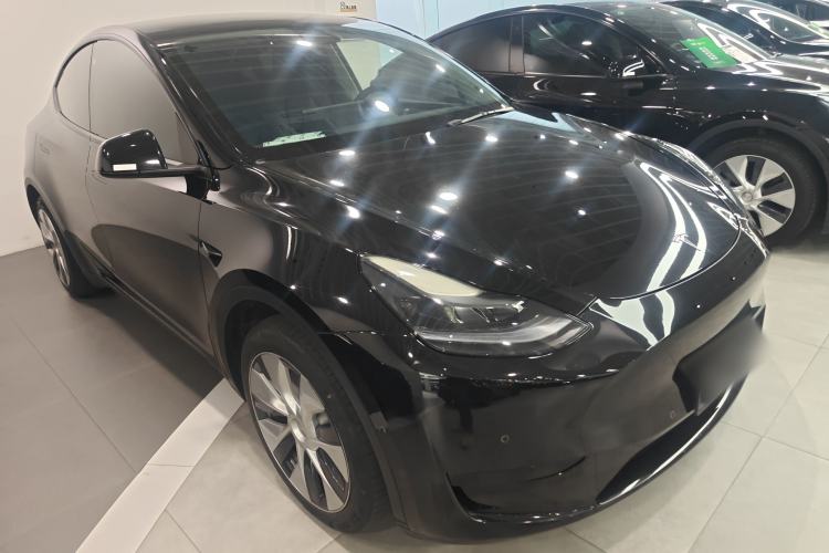 Used Tesla Model Y 2022 Rear-Wheel-Drive Version Front Right 45 Deg