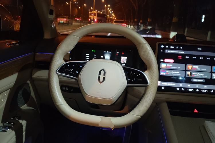 Used Hima AITO M7 2024 1.5T Intelligent Driving 4WD Max Edition 5 Seats Steering Wheel