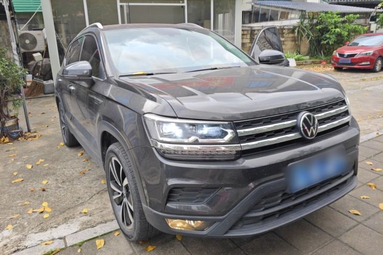 Used Volkswagen Tharu 2022 280TSI Two-Wheel-Drive Luxury Edition Front Right 45 Deg