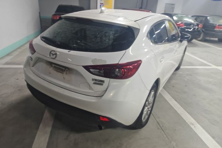 Used Mazda 3 Axela 2014 Hatchback 1.5L Manual Comfort Model
