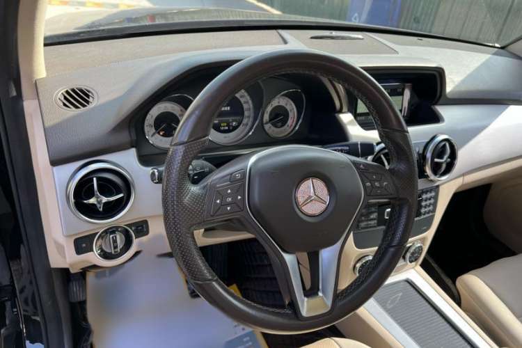 Used Mercedes-Benz GLK-Class 2014 GLK 260 4MATIC Dynamic Model