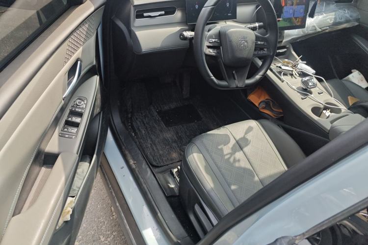 Used BYD Qin PLUS 2025 DM-i Smart Drive 55KM Leading Model Driver Seat