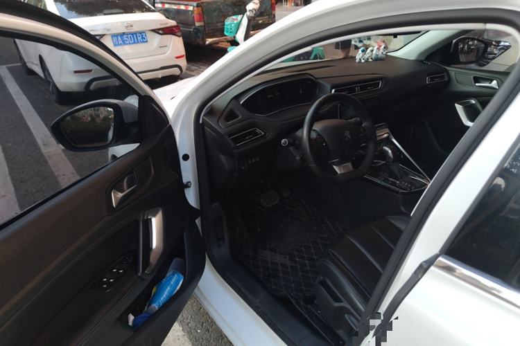 Used Peugeot 308 2018 230THP Automatic Luxury Edition Driver Seat