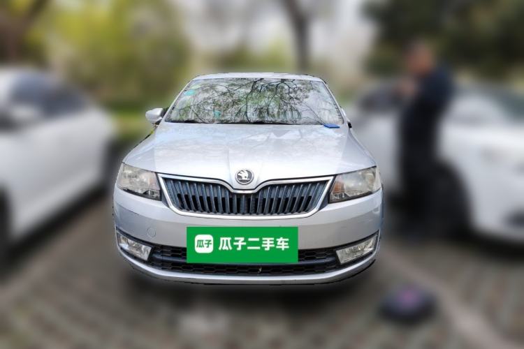 Used Skoda Rapid 2013 1.6L Manual Smart Selection Model
