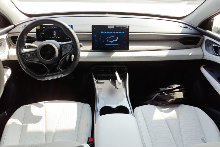 Used BYD Seal 05 DM-i 2025 DM-i Smart Drive 55KM Luxury Model Center Console