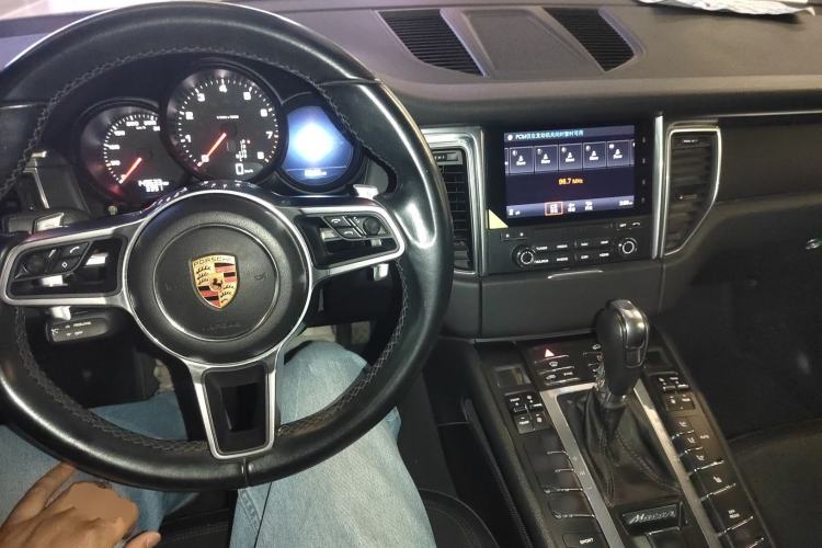 Used Porsche Macan 2017 Macan 2.0T Center Console