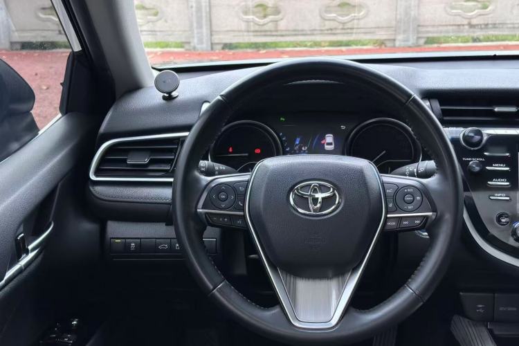 Used Toyota Camry 2018 Dual-Engine 2.5 HG Luxury Edition Steering Wheel