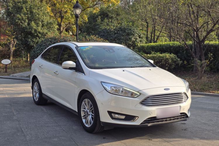 Used Ford Focus 2015 Sedan EcoBoost 180 Automatic Flagship Model
