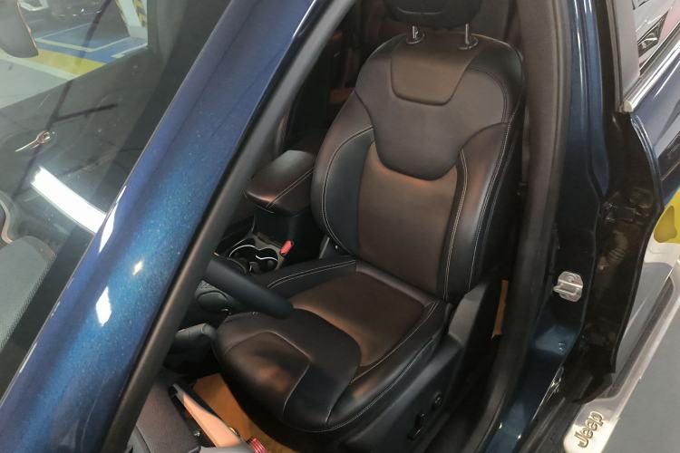 Used Jeep Cherokee 2020 2.0L Two-Wheel Drive Classic Sports Edition