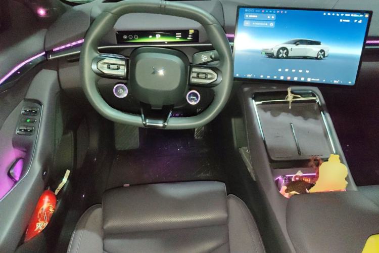 Used XPeng P7 2025 Model—750 All-Wheel-Drive High-Performance Ultra