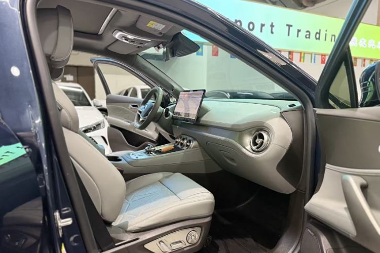 Used Denza N8 2023 Four-Wheel Drive Ultra-Hybrid Flagship Seven-Seater Version