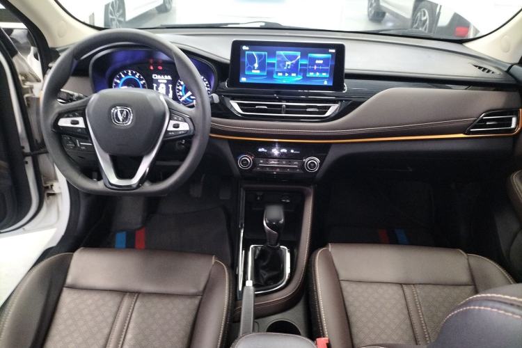 Used CHANGAN Eado DT 2019 1.6L Manual Enjoyment Model China VI Standard Center Console