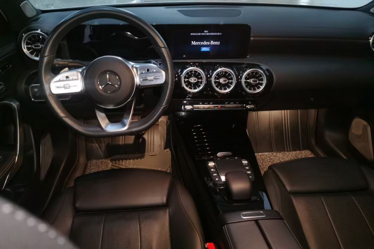 Used Mercedes-Benz A-Class 2022 Restyled A 200 L Sport Sedan Fashion Version Center Console