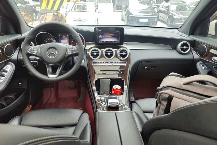 Used Mercedes-Benz GLC 2017 GLC 260 4MATIC Dynamic Edition Center Console