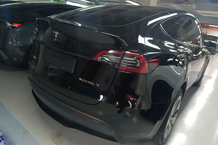 Used Tesla Model Y 2022 Long-Range All-Wheel-Drive Version