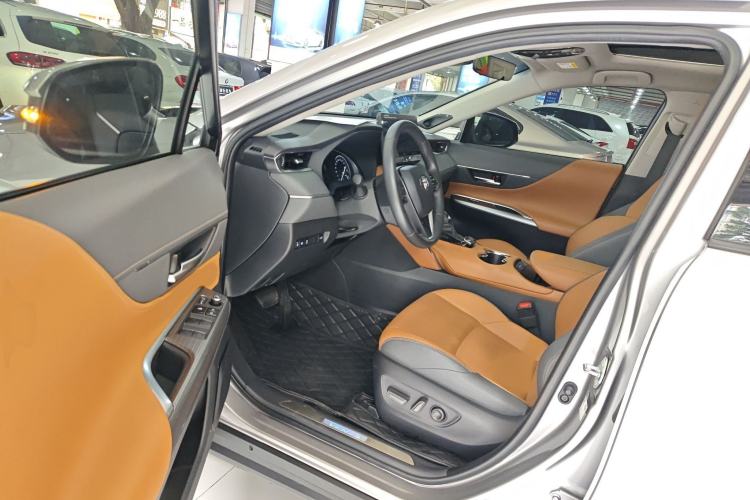 Used Toyota Venza 2022 2.0L CVT Two-Wheel Drive Prestige Edition