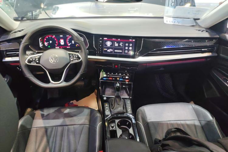 Used Volkswagen Passat 2022 330TSI Starry Luxury Edition Center Console