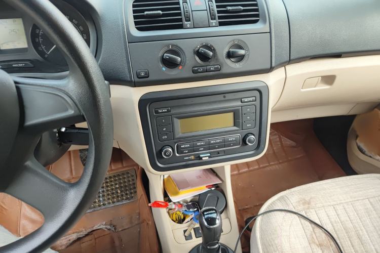 Used Skoda Fabia 2014 1.4L Automatic Crystal Edition