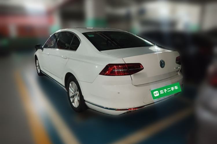 Used Volkswagen Magotan 2017 280TSI DSG Comfort Model
