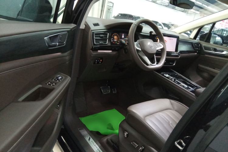 Used Volkswagen Viloran 2022 380TSI Luxury Edition