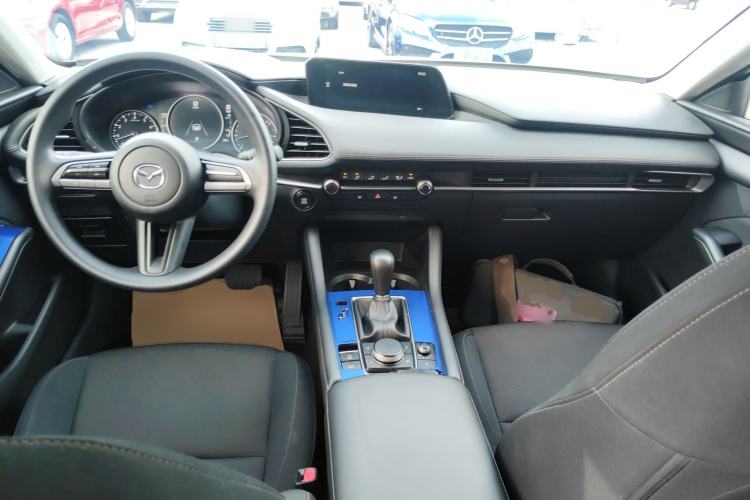 Used Mazda 3 Axela 2020 1.5L Automatic ZhiMei Edition Center Console