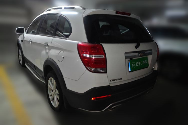 Used Chevrolet Captiva 2015 2.4L 4x4 Flagship Edition 7-Seater
