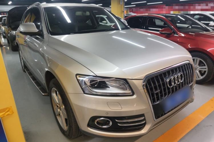 Used Audi Q5 2015 40 TFSI Technology Edition Front Right 45 Deg