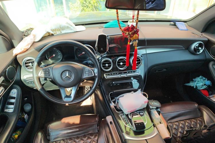 Used Mercedes-Benz GLC 2017 GLC 260 4MATIC Dynamic Edition Center Console