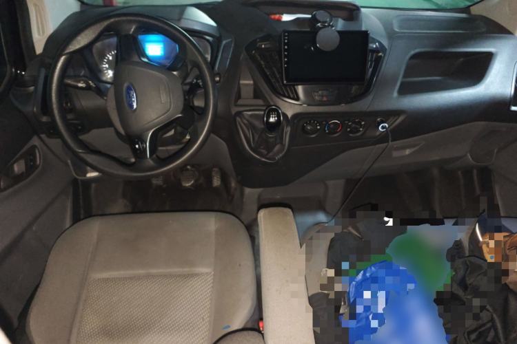 Used Ford Transit 2019 2.0T Diesel Multi-Purpose Commercial Vehicle Short Wheelbase Low Roof 6-Seater China VI Standard