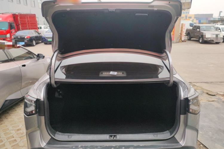 Used Toyota bZ3 2023 517 km Elite PRO Trunk