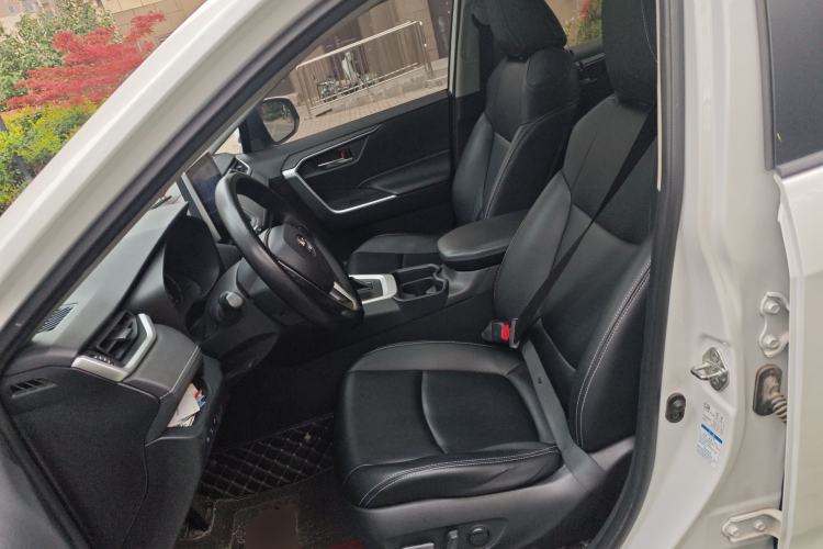 Used Toyota RAV4 2021 2.0L CVT 4x4 Trend Edition Left Front Seat