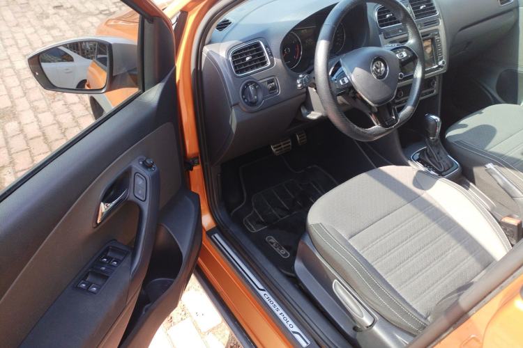 Used Volkswagen Polo 2014 1.6L Cross Polo Automatic
