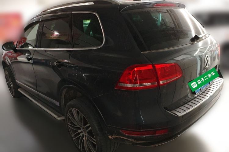 Used Volkswagen Touareg 2011 3.0 TSI High-End Version Rear Left 45 Deg