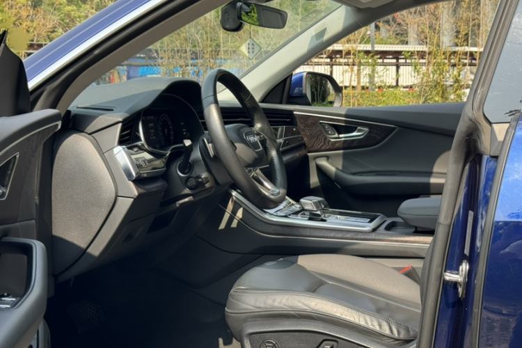 Used Audi Q8 2019 55 TFSI Luxury Dynamic Model
