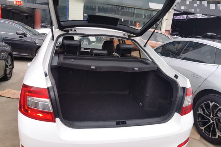 Used Skoda Octavia 2017 1.6L Automatic Chuanxing Edition
