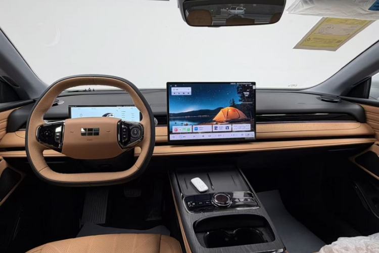 Used Geely Galaxy 8 2025 130km EM-i Deluxe Edition