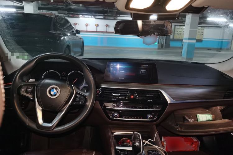 Used BMW 5 Series 2018 530Li xDrive Luxury Package Center Console