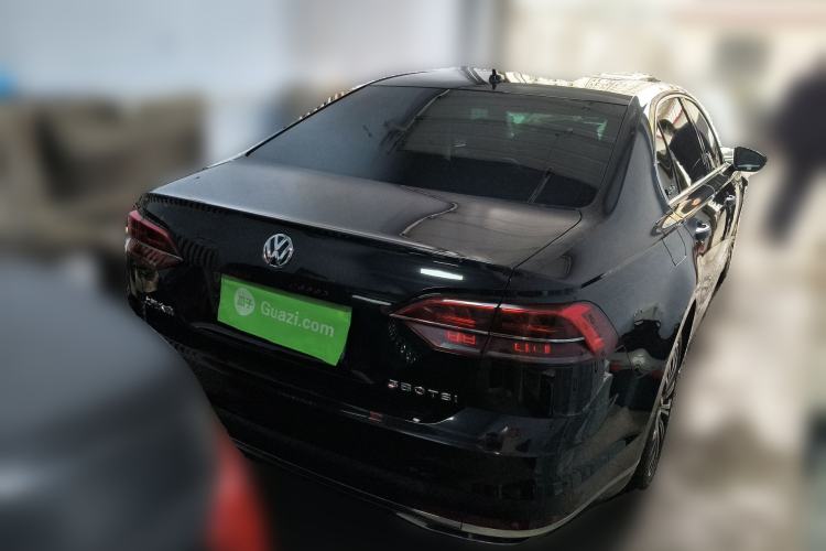 Used Volkswagen Phideon 2016 380TSI Two-Wheel-Drive Luxury Edition Rear Right 45 Deg