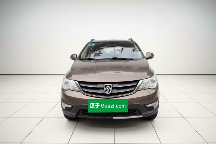 Used Baojun 730 2014 1.5L Manual Luxury Navigation ESP Version 7 Seats