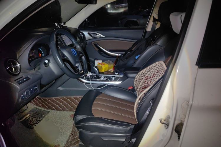 Used BYD Song New Energy 2017 Song DM 1.5TID All-Wheel Drive Luxury Model Left Front Seat