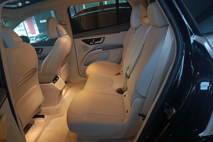 Used Mercedes-Benz EQS SUV 2023 450 4MATIC Pioneer Edition Left Rear Seat